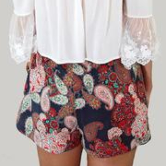 Paisley print shorts - Picture 2 of 3